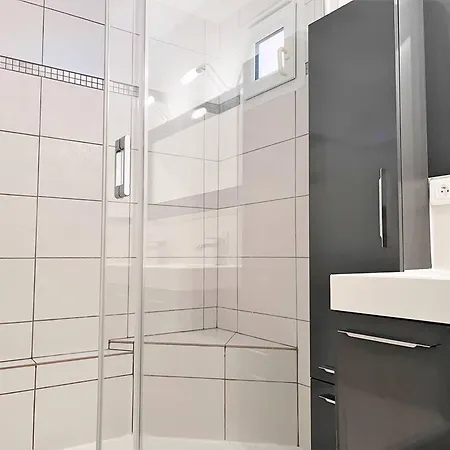 Appt Climatise 3 Pieces - 6 Pers - Terrasse, Parking A 200m De La - Fr-1-251-845 Apartment